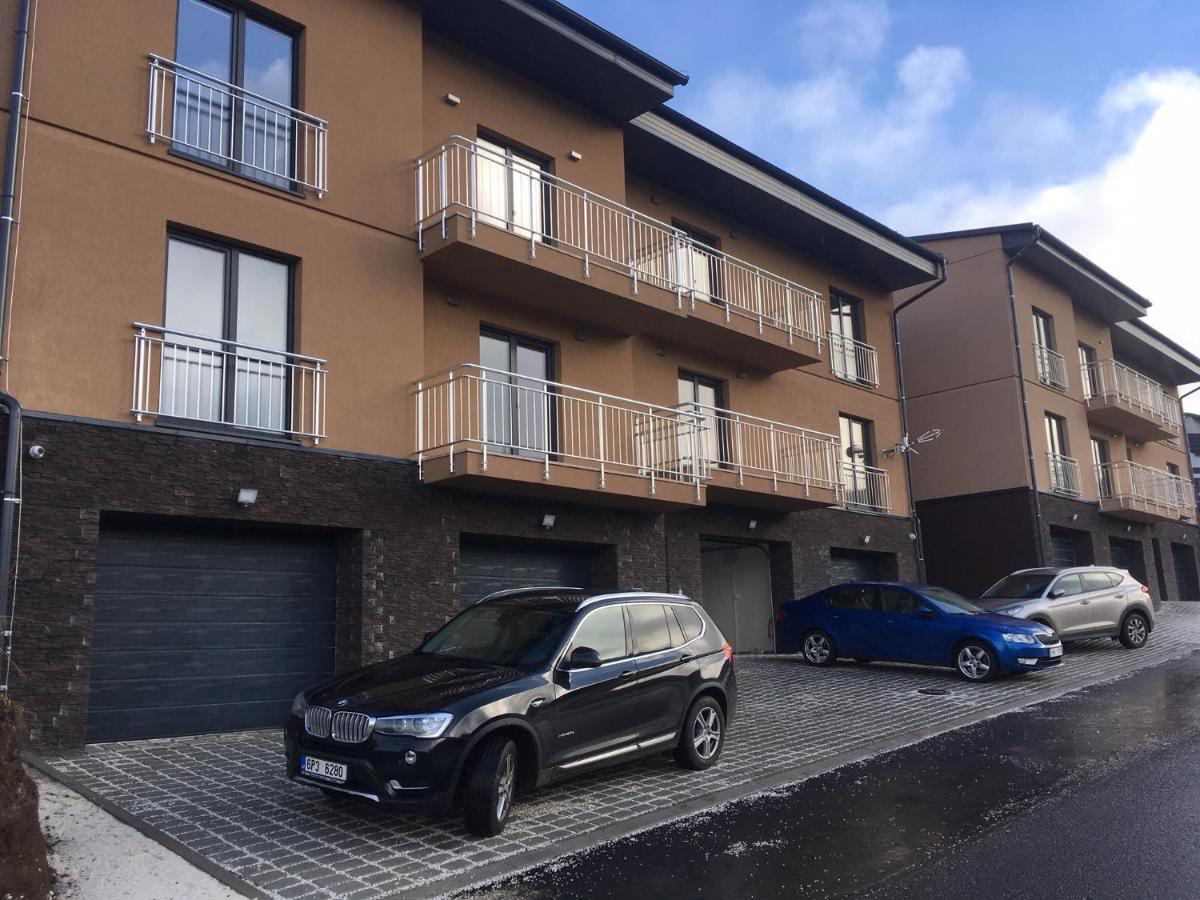 Apartmany Na Vyhledech โลชนา โปด กลิโนฟเซม ภายนอก รูปภาพ