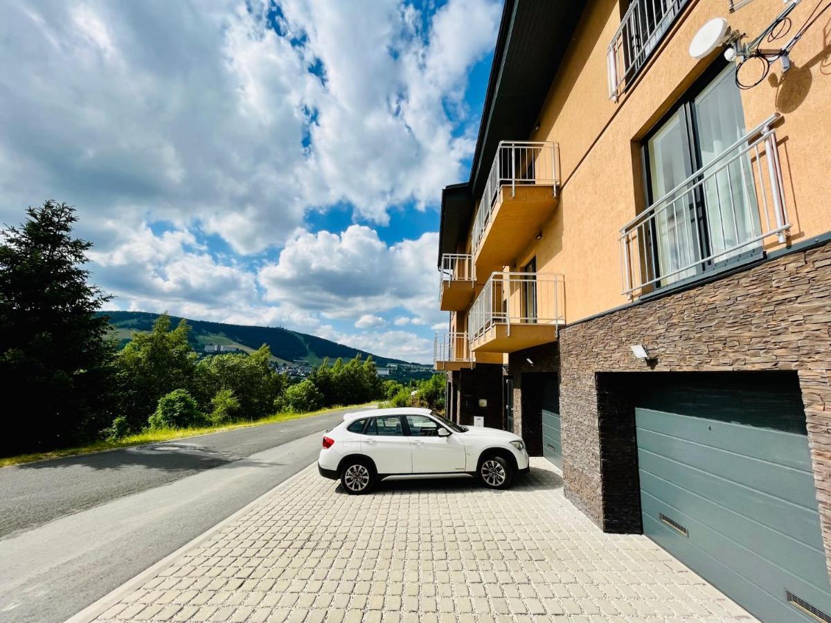 Apartmany Na Vyhledech โลชนา โปด กลิโนฟเซม ภายนอก รูปภาพ